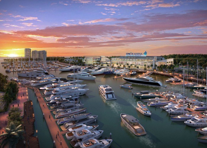 Sentosa Cove - Singapore ONE°15 Marina Glass-Walled Swimming Pool